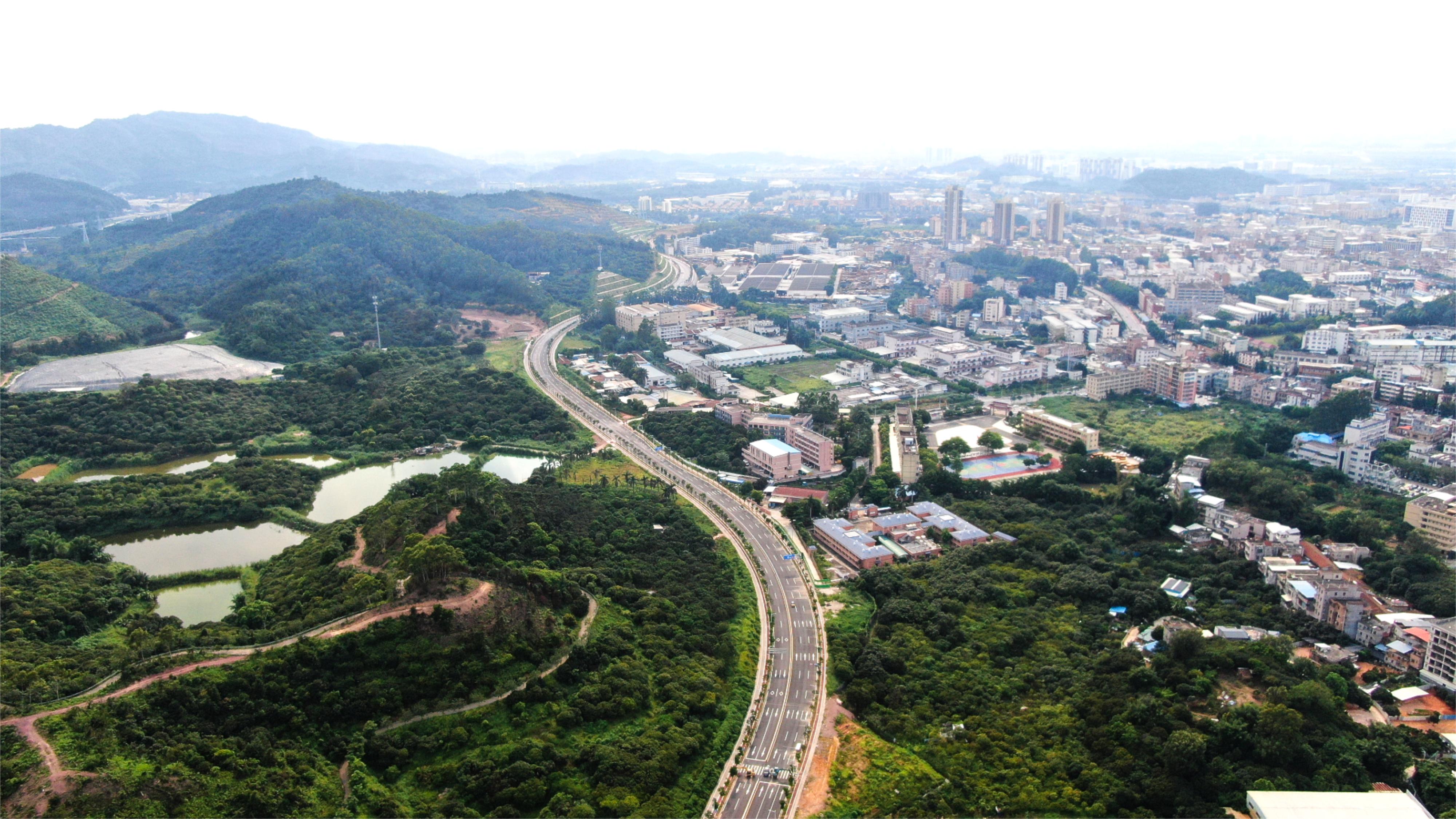 今天上午，华坤承建的谢岗环城路二期正式通车！